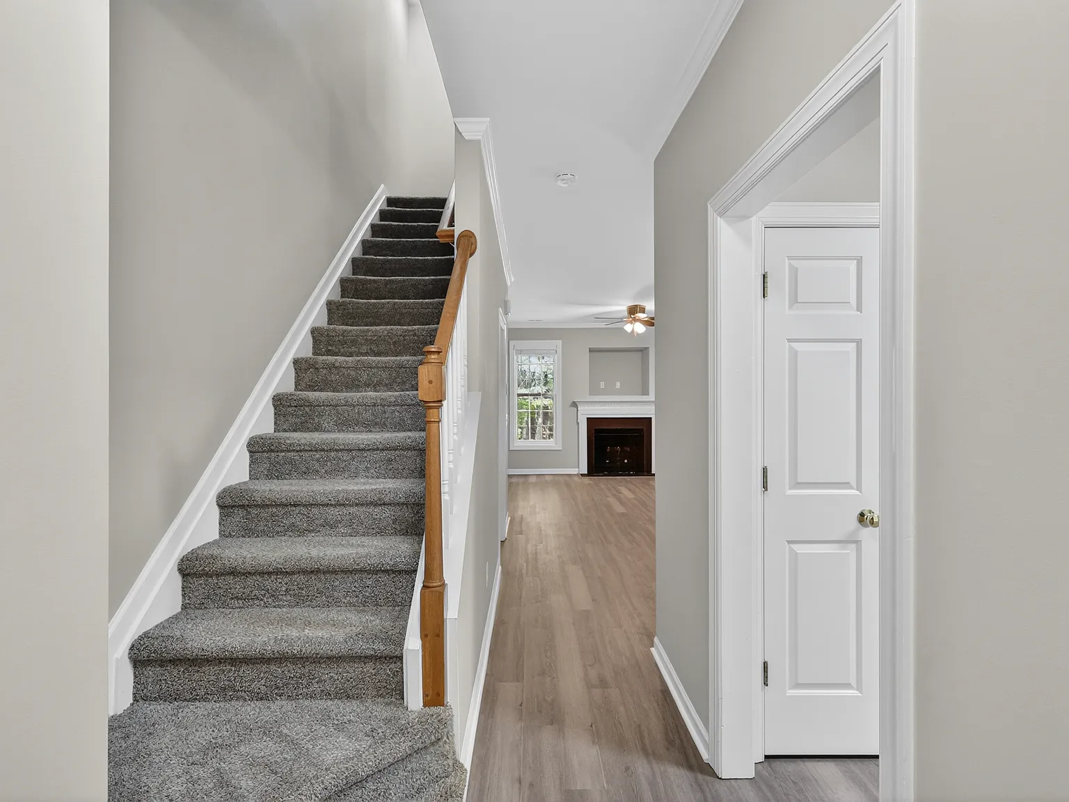 2 bed, 2.5 bath, 1324 sqft, $1,650 — Photo 4
