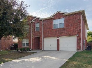 705 Oriole Dr, Saginaw, TX 76131