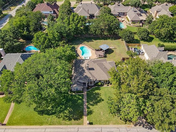 4th image of 1503 Rosewood Dr