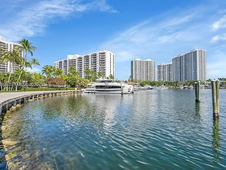 3640 Yacht Club Dr #1903 — Photo 53