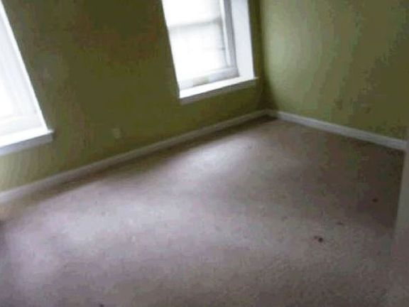 5th image of 3200 Kline Dr