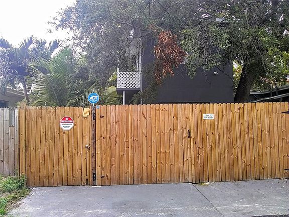 5th image of 142 NE 56th St #C