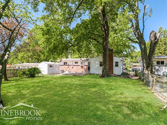 5th image of 500 Saint Edward Ln