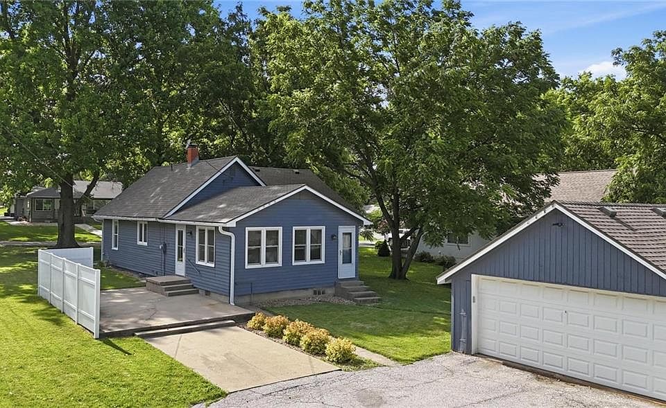 1st image of 309 5th Ave S