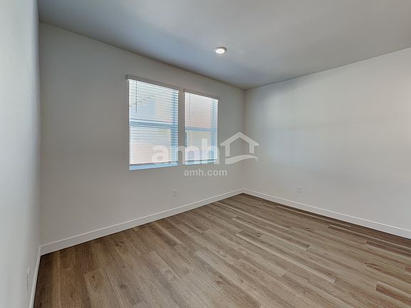 5th image of 4847 85th Pl NE