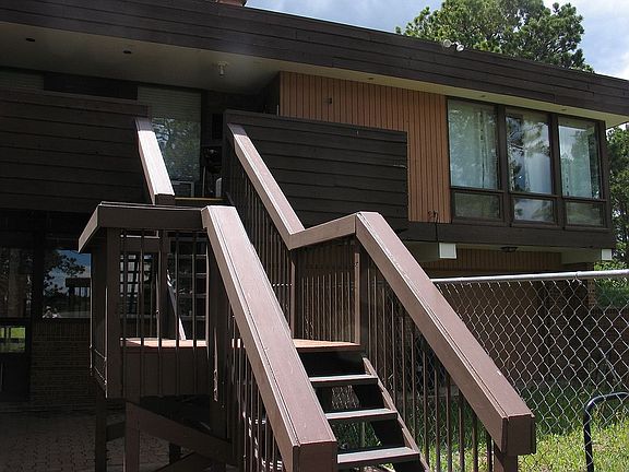 East Side, north end