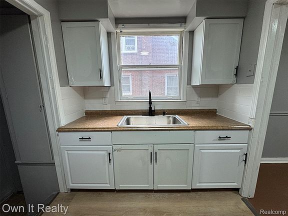 5th image of 20524 Lesure St