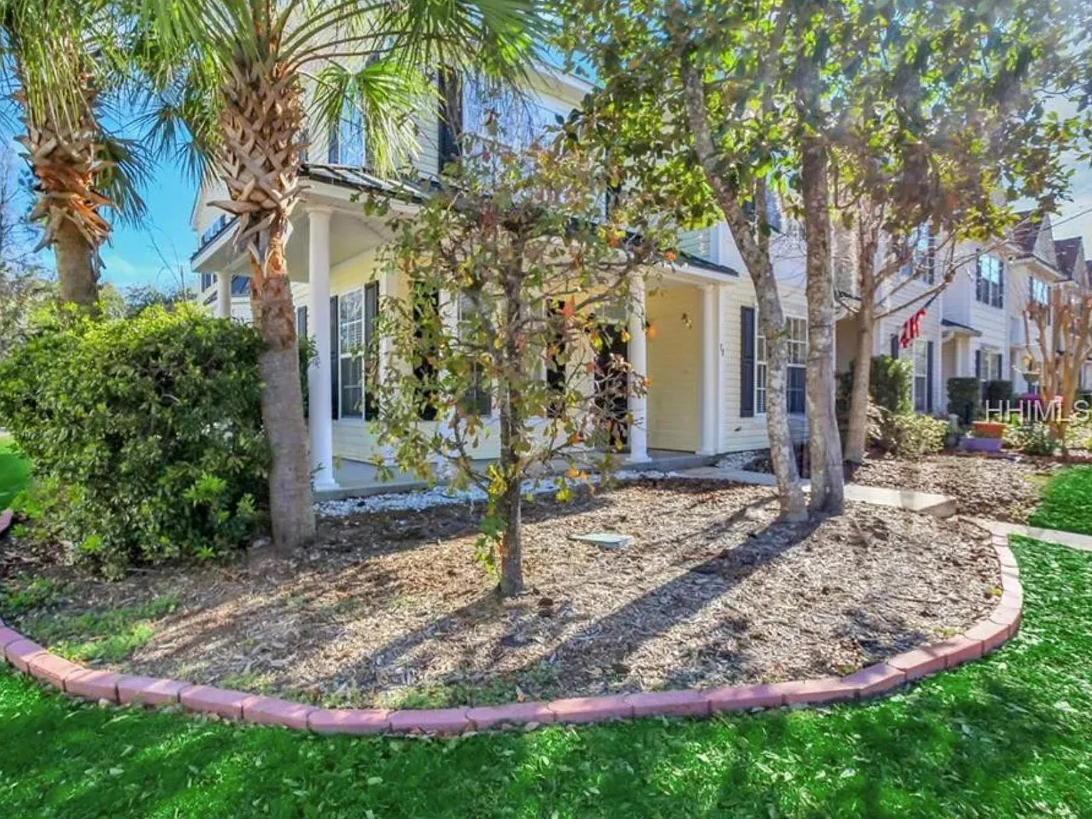 4 bed, 3.5 bath, 2136 sqft, $3,050 — Photo 2