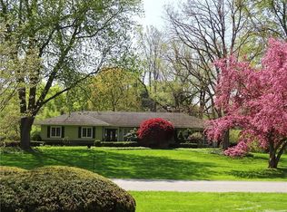 17 Country Club Dr, Rochester, NY 14618