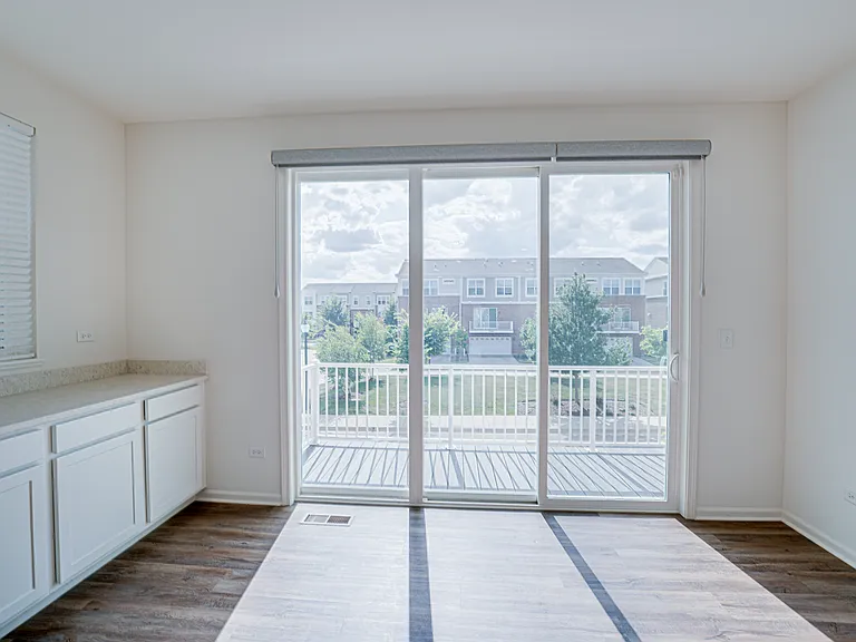 2939 Showplace Dr — Photo 12