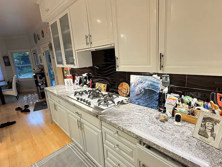 1740 Cathay Way — Photo 10