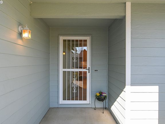 3rd image of 9506 NE 83rd Cir