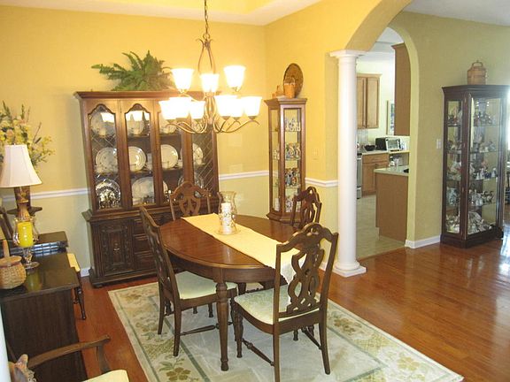 5th image of 1401 Graybrook Ln