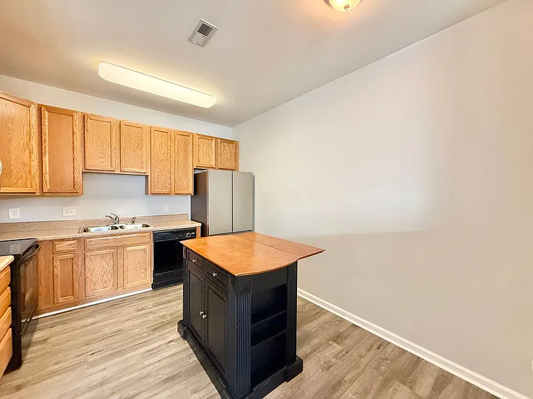 351 Gilman Ln #103 — Photo 6