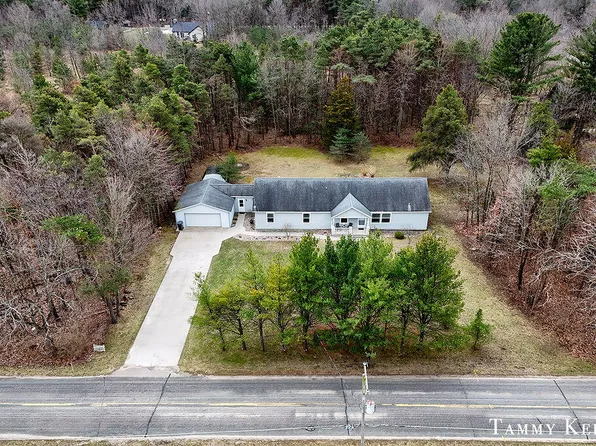 6490 135th Ave, Saugatuck, MI 49453