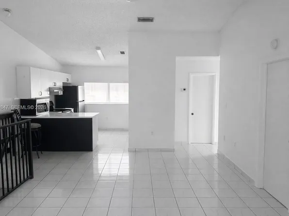 7891 W 29th Way APT 202, Hialeah, FL 33018