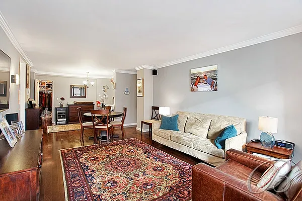 Sold by Bellmarc Realty | media 8