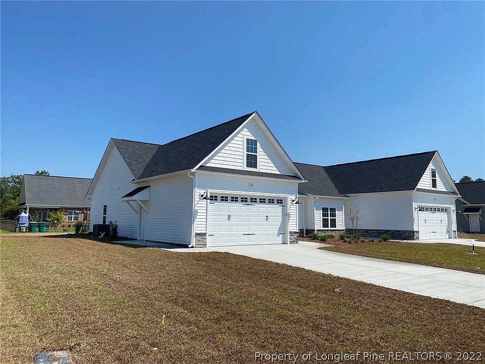 1st image of 302 Oak Pointe Cir E