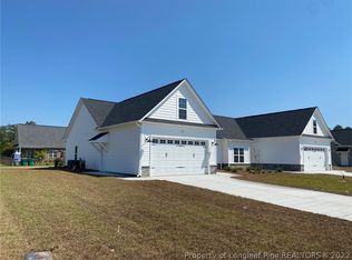 302 Oak Pointe Cir E, Lumberton, NC 28358