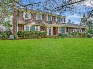 2 Glendale Dr, Freehold, NJ 07728