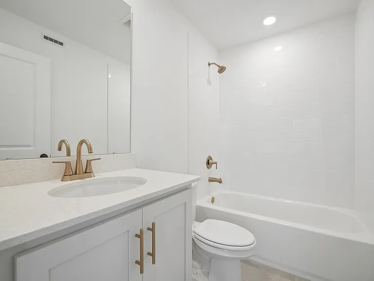 15219 Hamlin Park Dr #15219 — Photo 26
