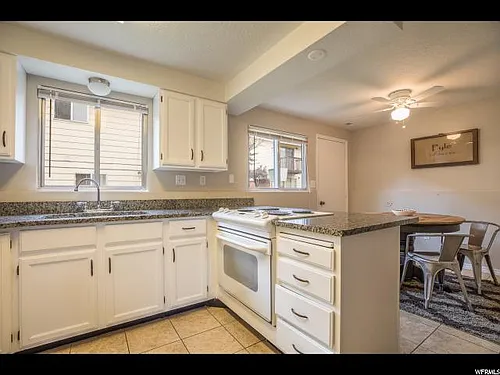 111 E Center St Photo 1