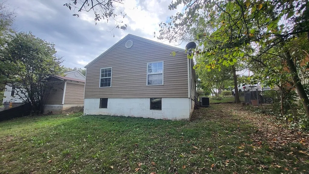 2 bed, 750 sqft, $1,000 — Photo 2