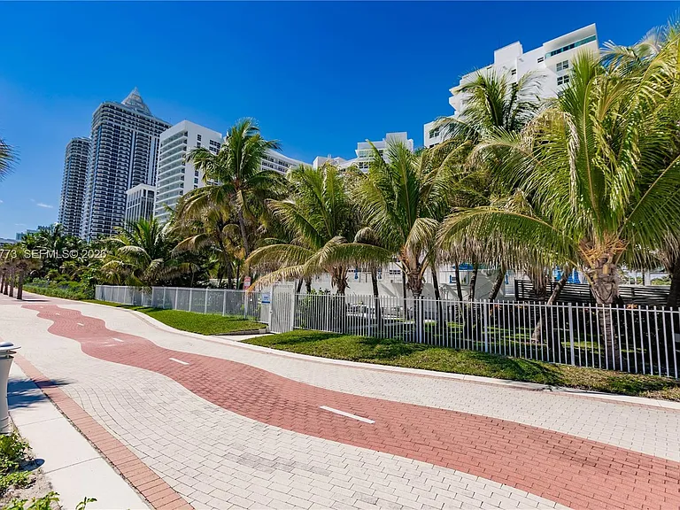 5001 Collins Ave #1K — Photo 22