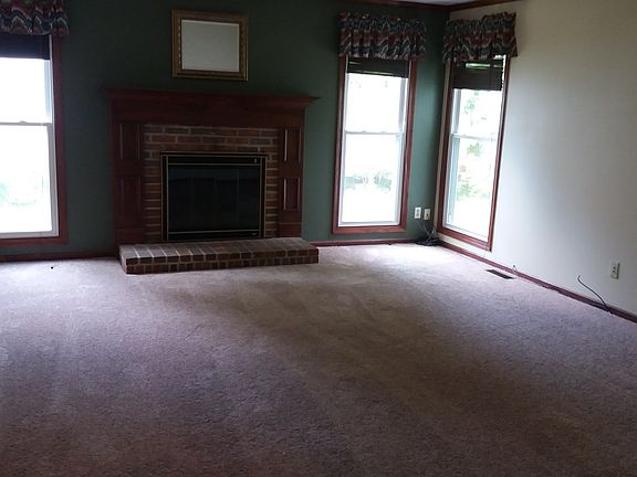 4th image of 7193 S Side Park Dr