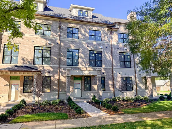 147 N Columbia St Unit 22, Naperville, IL 60540