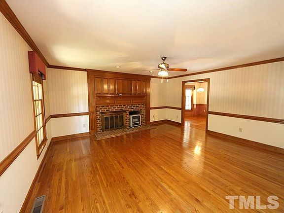 2nd image of 22 Autumn Woods Dr