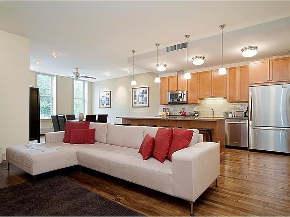 4th image of 502 La Guardia Pl #4