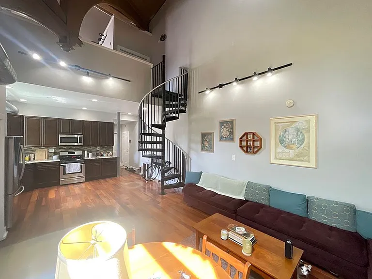 1238 E Columbia Ave #11 — Photo 4