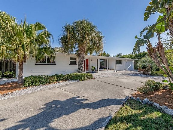 2nd image of 2583 Jefferson Cir
