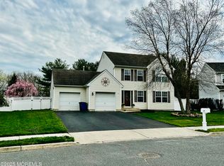 17 Crater Lake Rd, Howell, NJ 07731