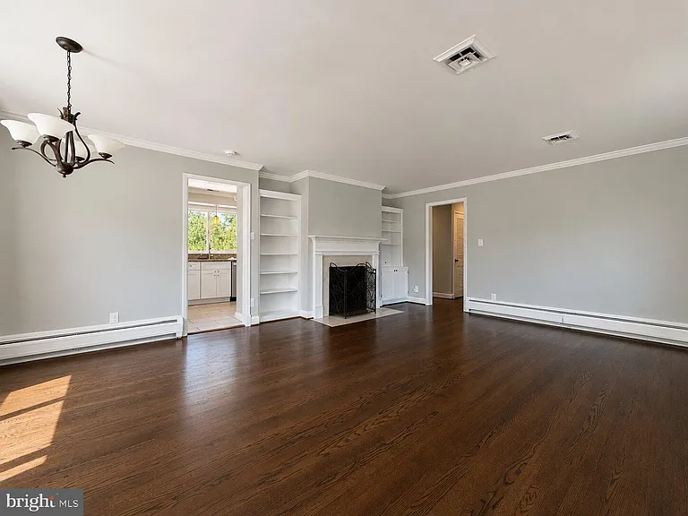 2512 N Kenilworth St — Photo 5