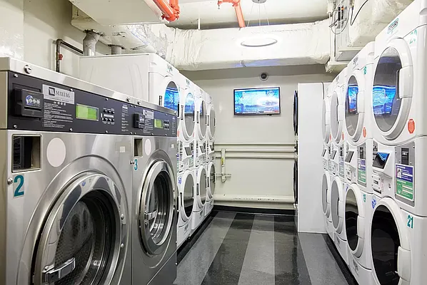 Rented by Manhattan Realty Group | media 9