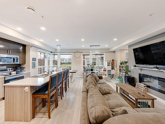4th image of 8466 Midtown Way #15