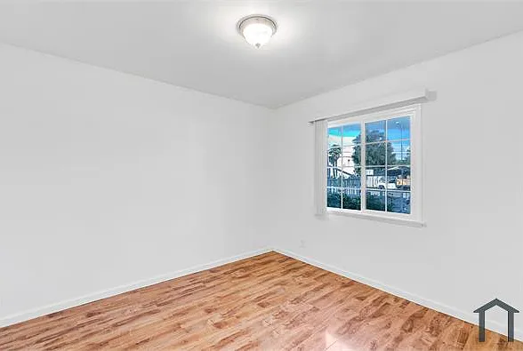 6537 Woodley Ave — Photo 8