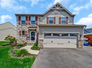 2153 Shadow Ln, Lake View, NY 14085