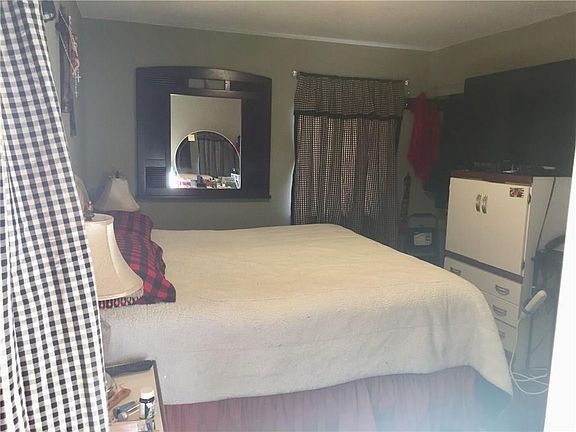 5th image of 1096 Gale Dr