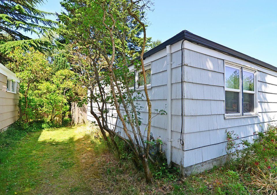 2nd image of 16221 5th Ave NE
