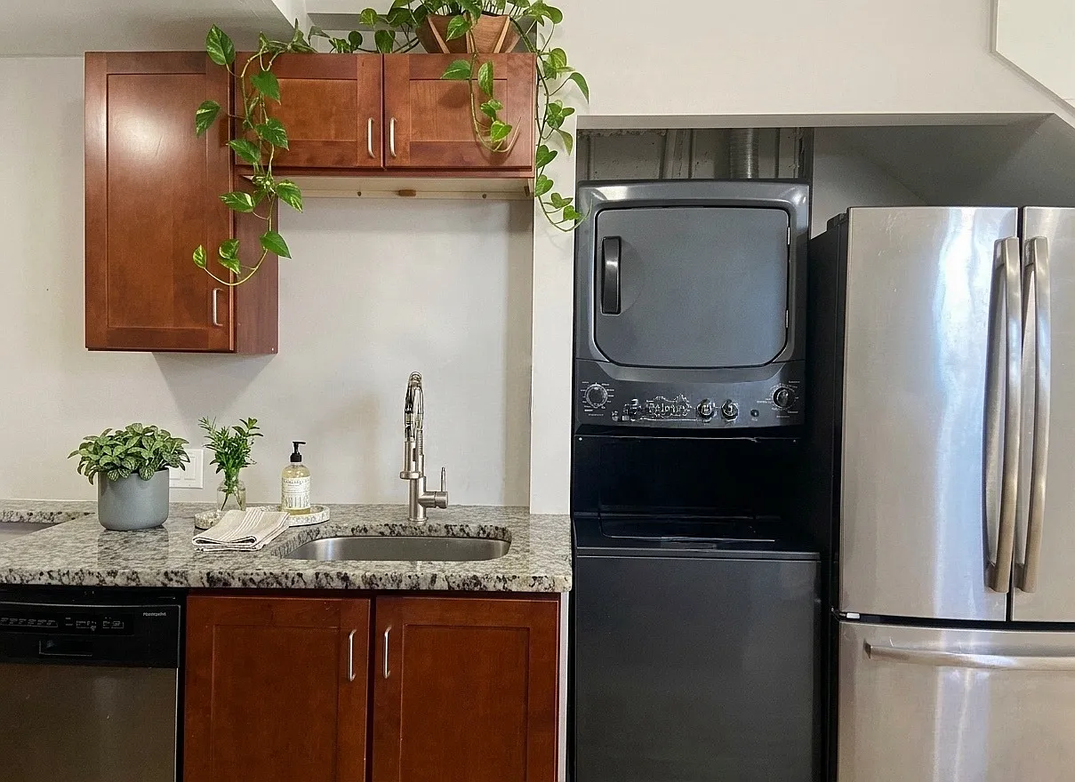 2 bed, 1100 sqft, $3,200 — Photo 4