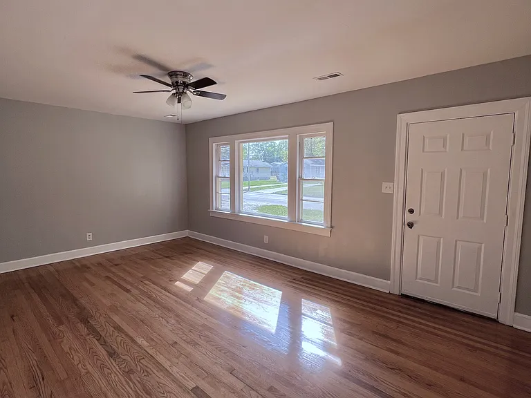 1111 Crawford St S #1113 — Photo 1