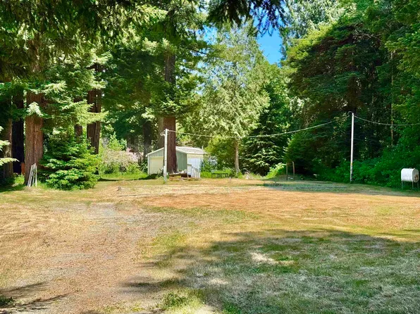 511 Fernwood Ln, Crescent City, CA 95531