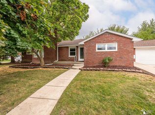 13420 Catalpa St, Southgate, MI 48195