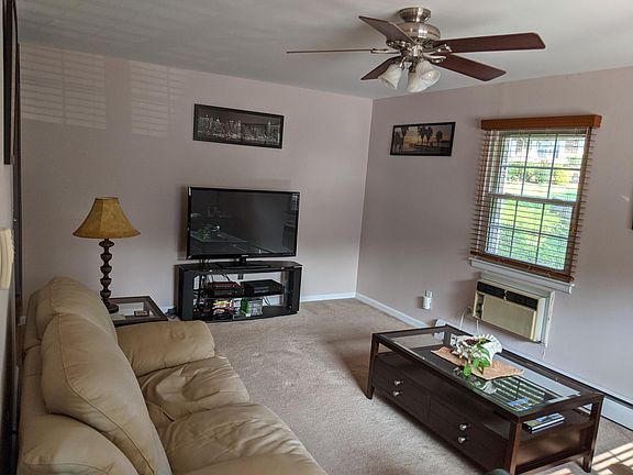2nd image of 36 Parkside Dr #36