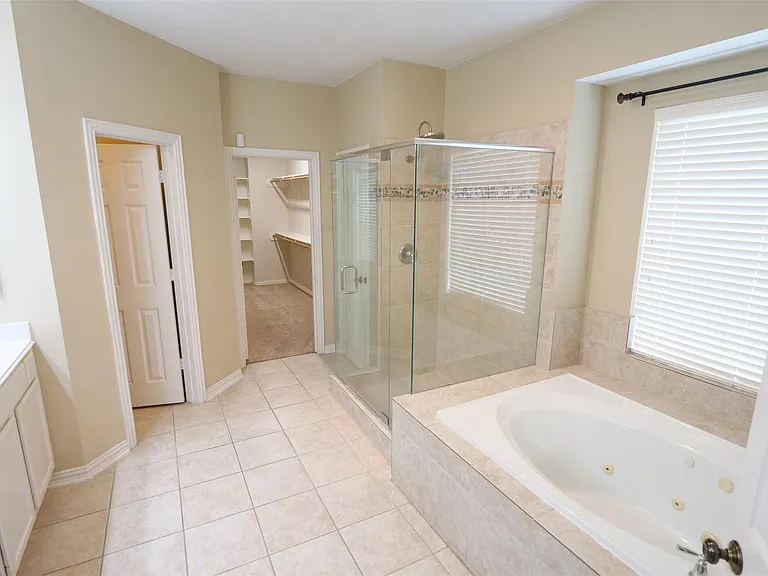 22719 Sierra Lake Ct — Photo 19