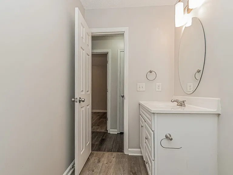401 Three Meadows Rd — Photo 14
