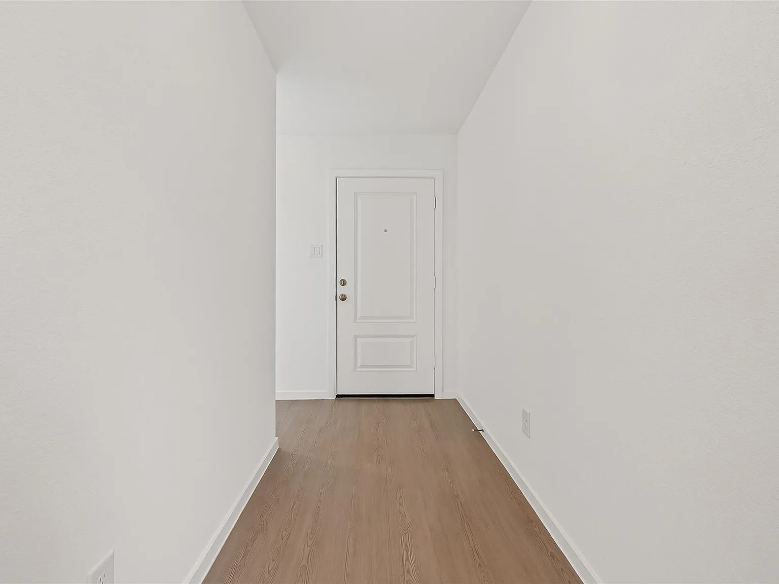 3 bed, 2.0 bath, 1411 sqft, $2,000 — Photo 4